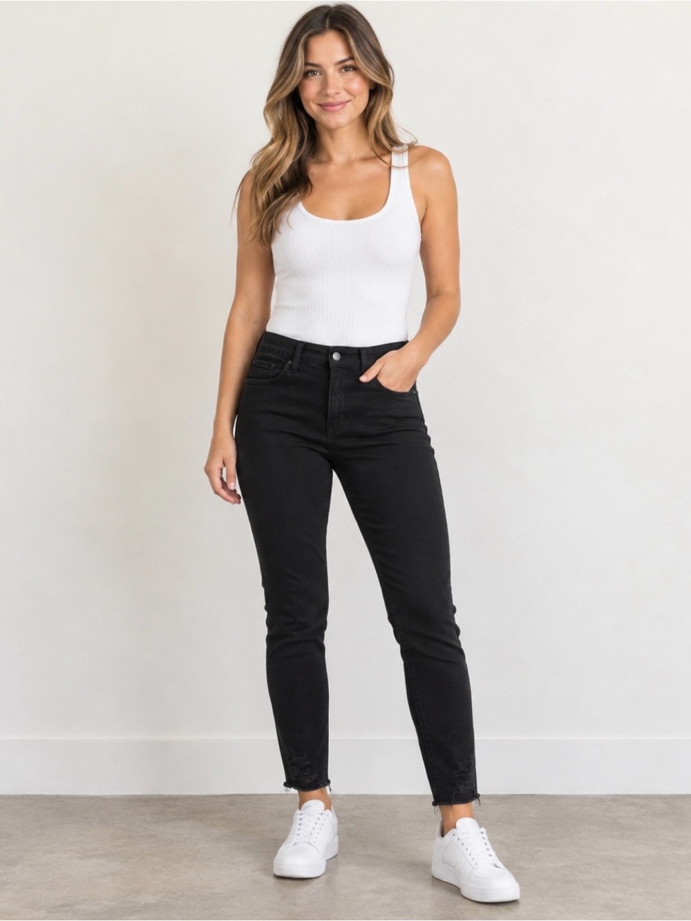 d.jeans Black Skinny Tapered Jeans Size 8 Mid Rise Distressed Hem Stretch